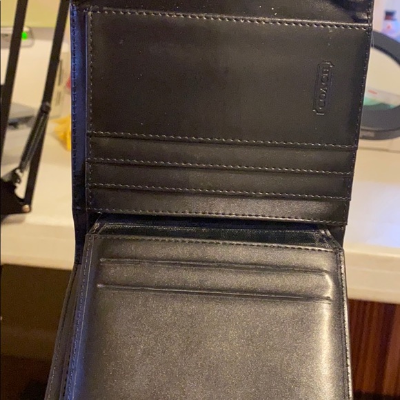 Coach Tri-fold Wallet - Picture 6 of 9